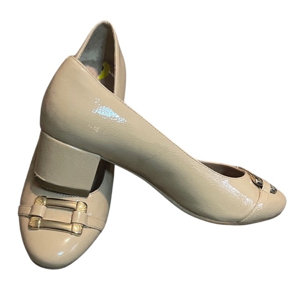 AEROSOLES Beige Flats with Gold Buckle SIZE 9 - Picture 13 of 14